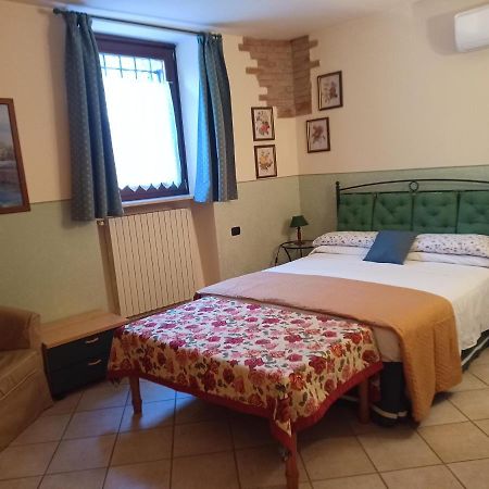 B&B Renzano Bedrooms ซาโล ภายนอก รูปภาพ